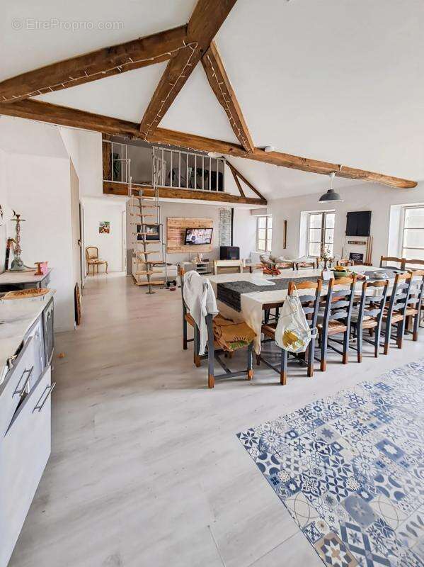 Maison à ECURY-SUR-COOLE