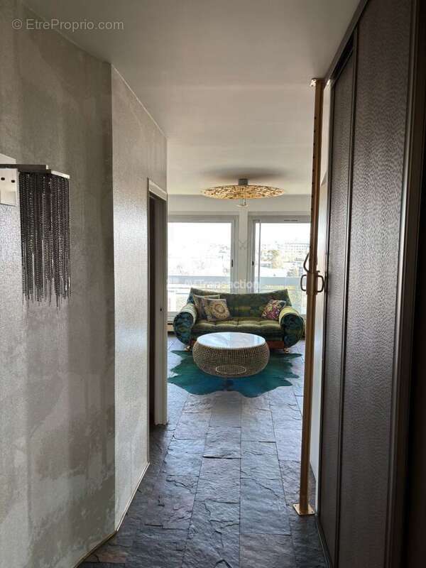 Appartement à NEUILLY-SUR-SEINE