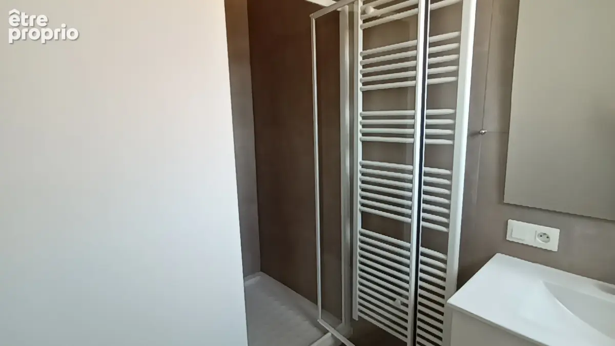 Très Bel Appartement  74m² T3 s/s travaux sur Maison de ville - photo 2
