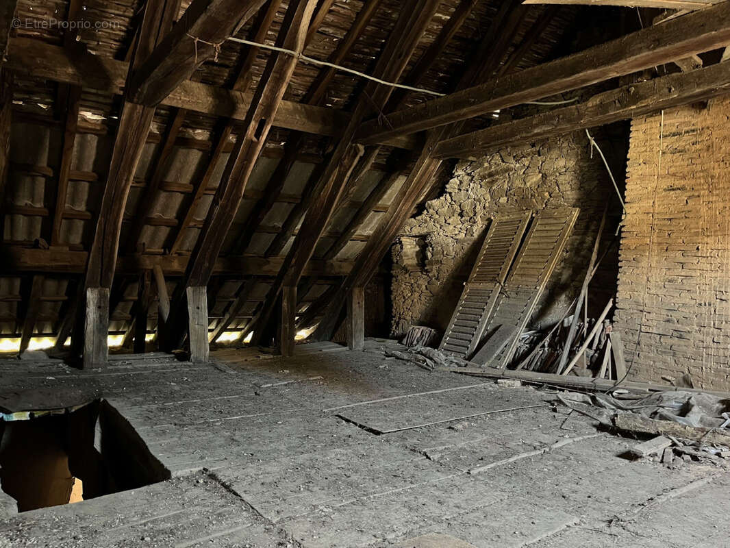 Maison à COUSSAC-BONNEVAL