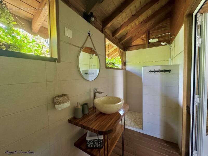 A vendre - propriété avec fort potentiel locatif – saint-françois - photo 18