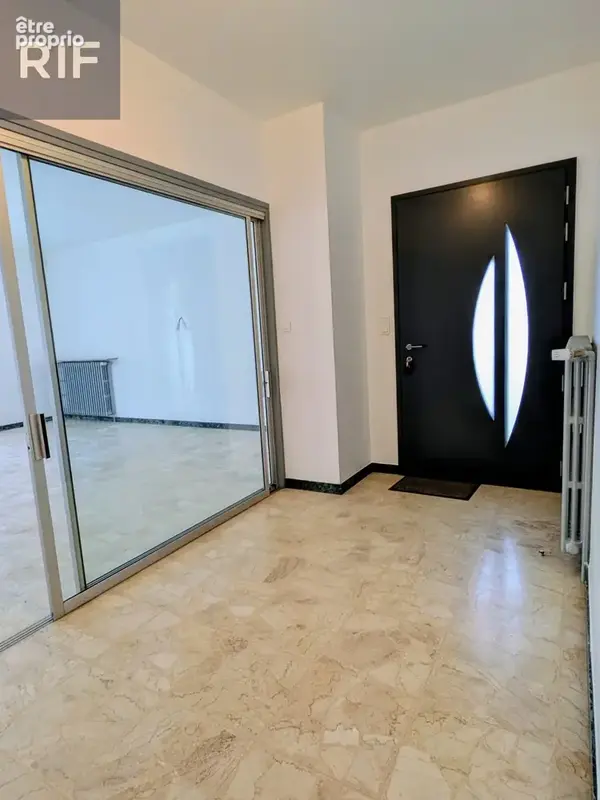 La Tour du Pin : Maison Individuelle de caractère totalement rénovée - photo 3