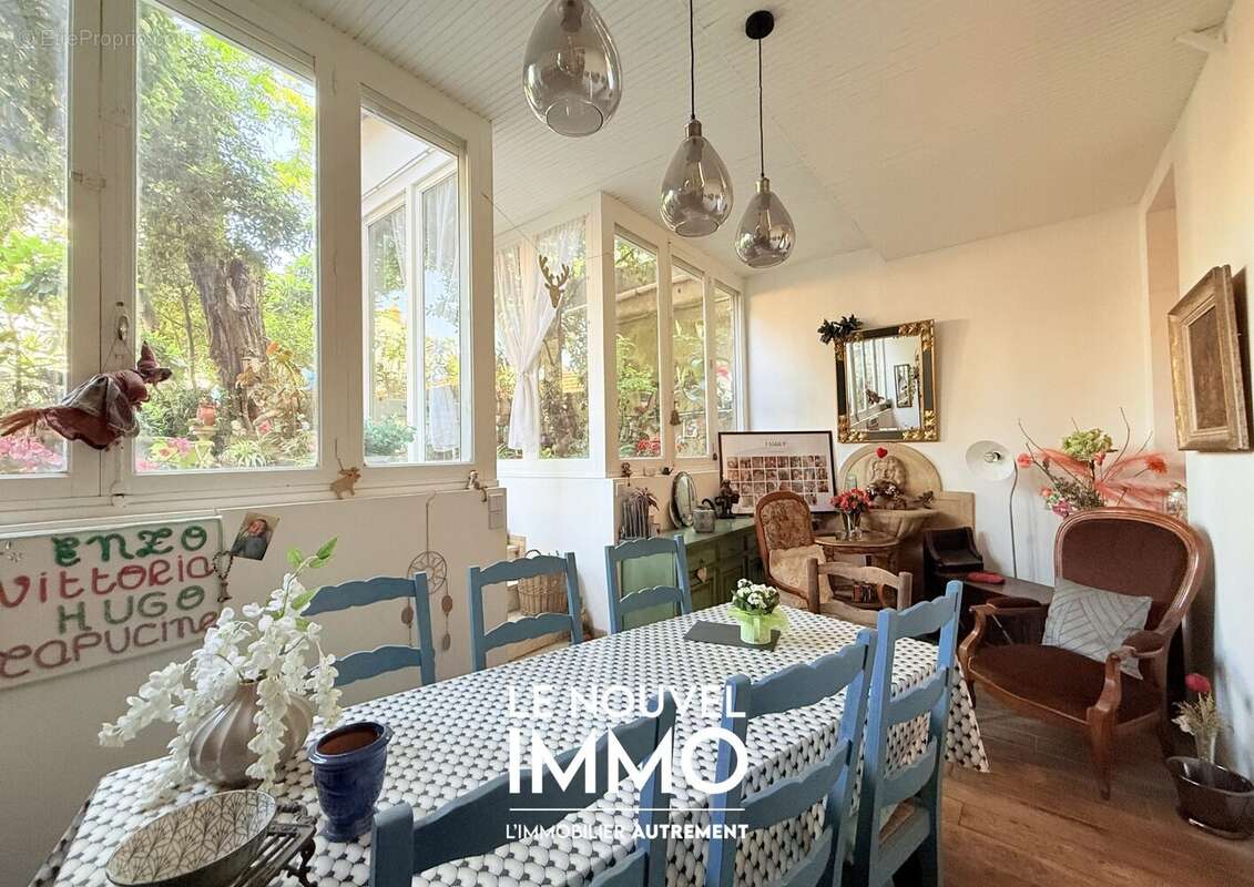 Appartement à MARSEILLE-4E