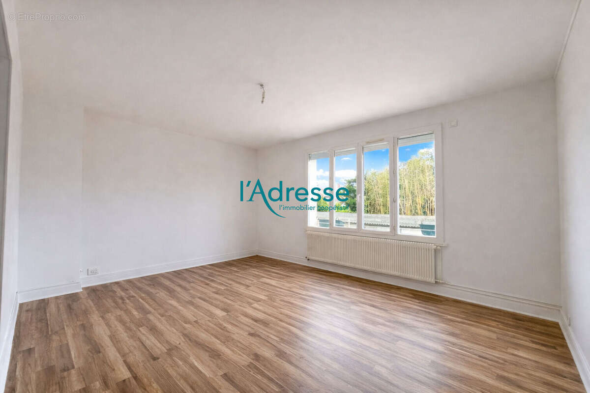 Appartement à NANTERRE