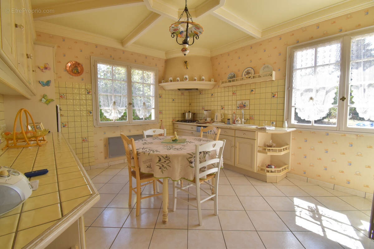 EN EXCLUSIVITÉ   Maison à 10 min de Moulins sur 5 000 m2 de terrain - photo 9