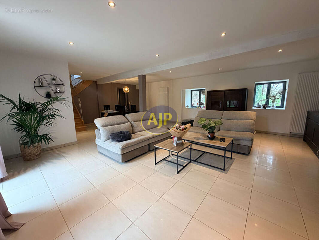 Maison à GRAND-FOUGERAY