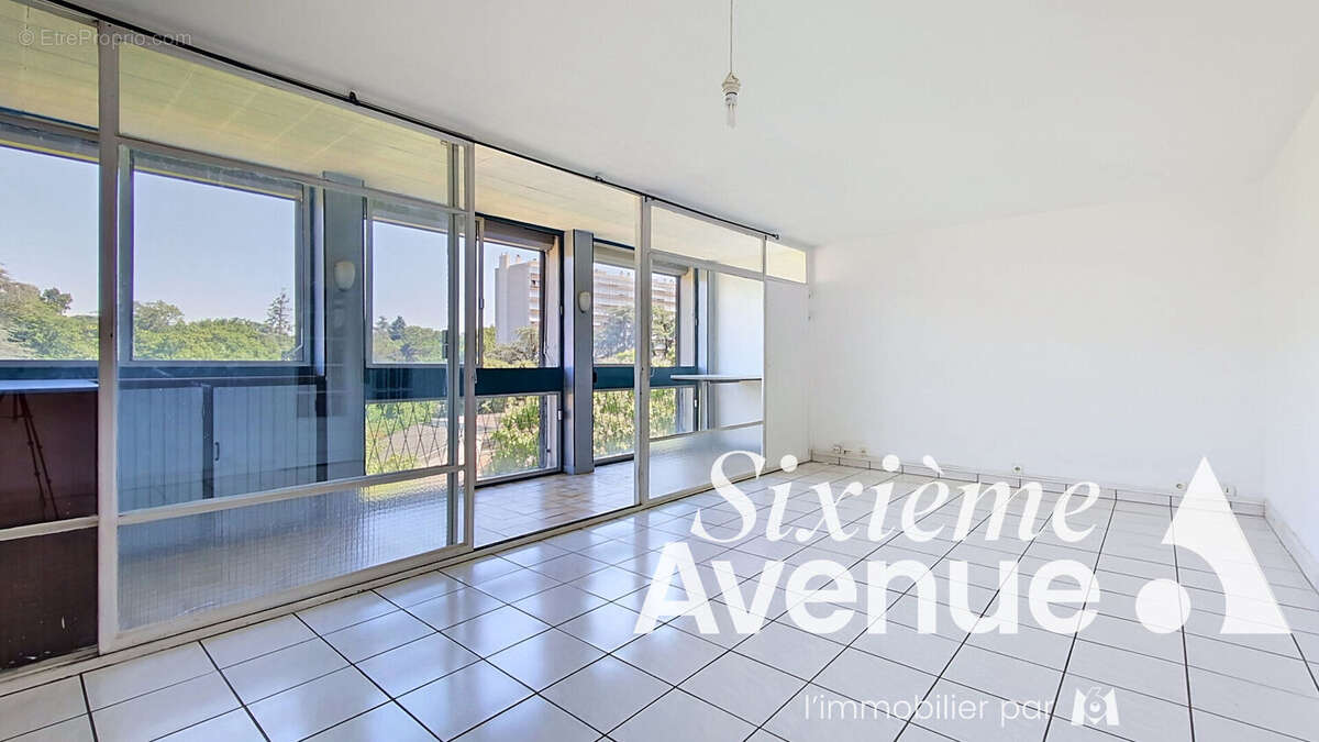 Appartement à BRON