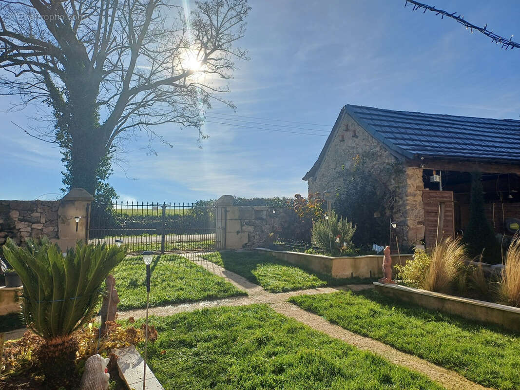 Maison à MALEVILLE