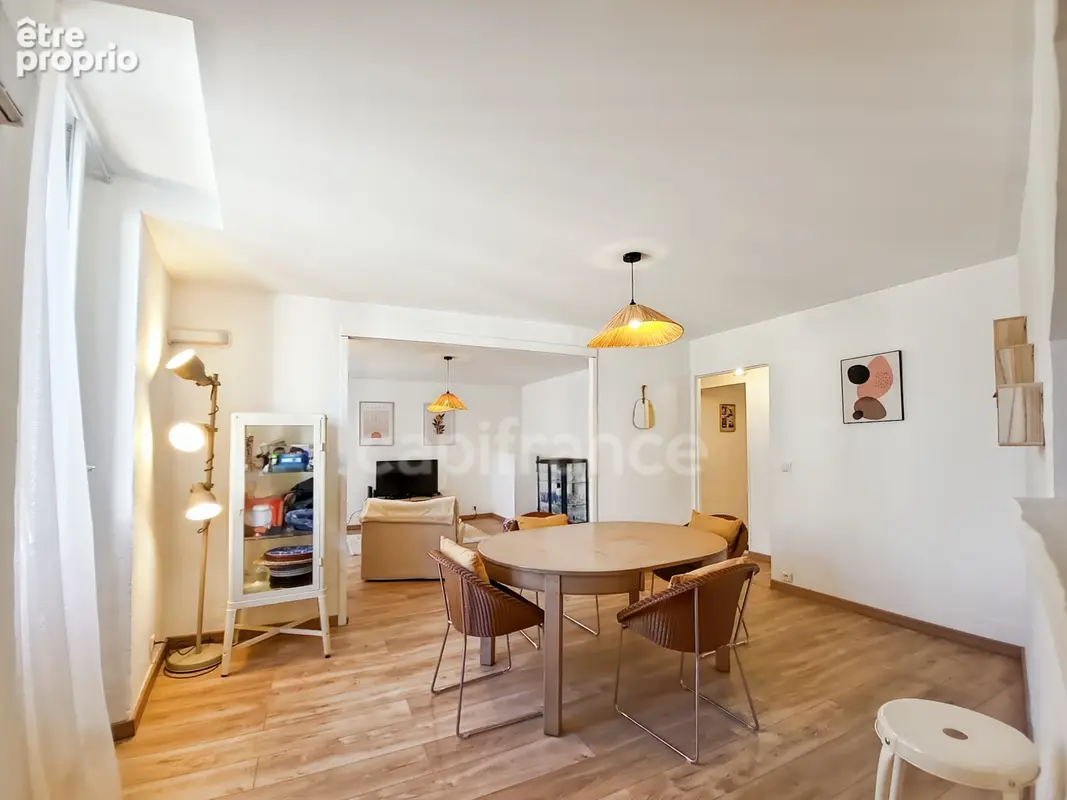 Appartement à vendre 5 pièces VILLENEUVE LES AVIGNON (30) - photo 3