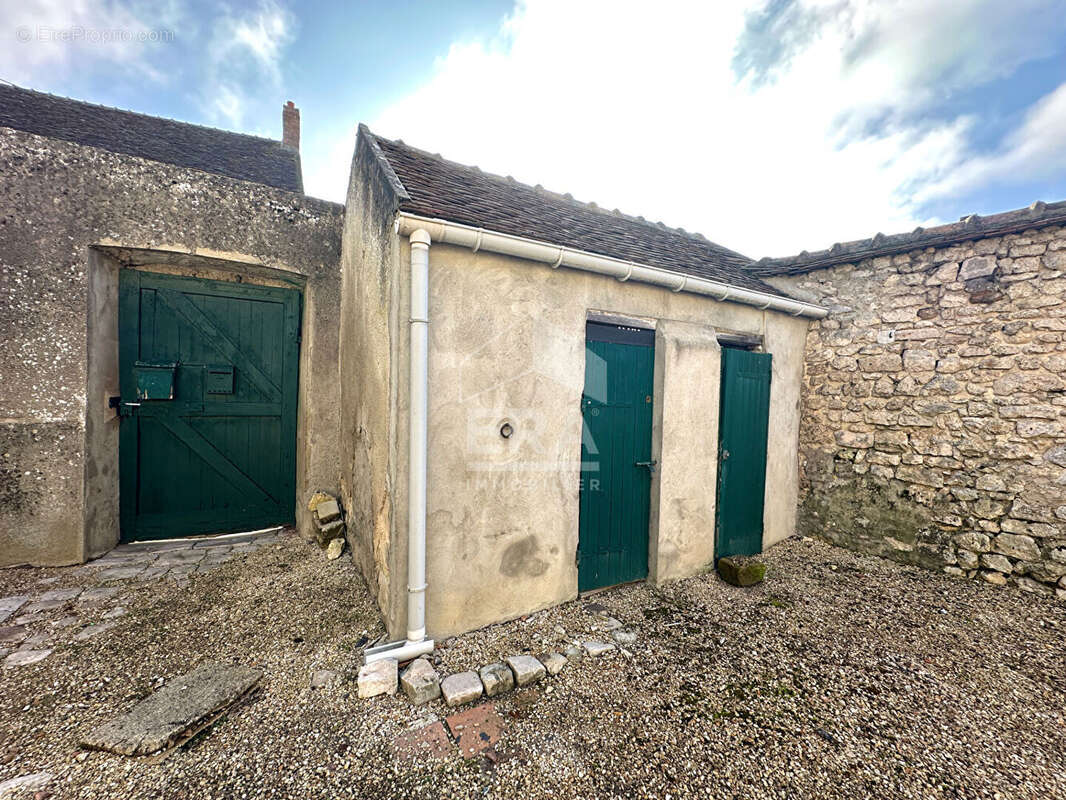 Maison à LORREZ-LE-BOCAGE-PREAUX
