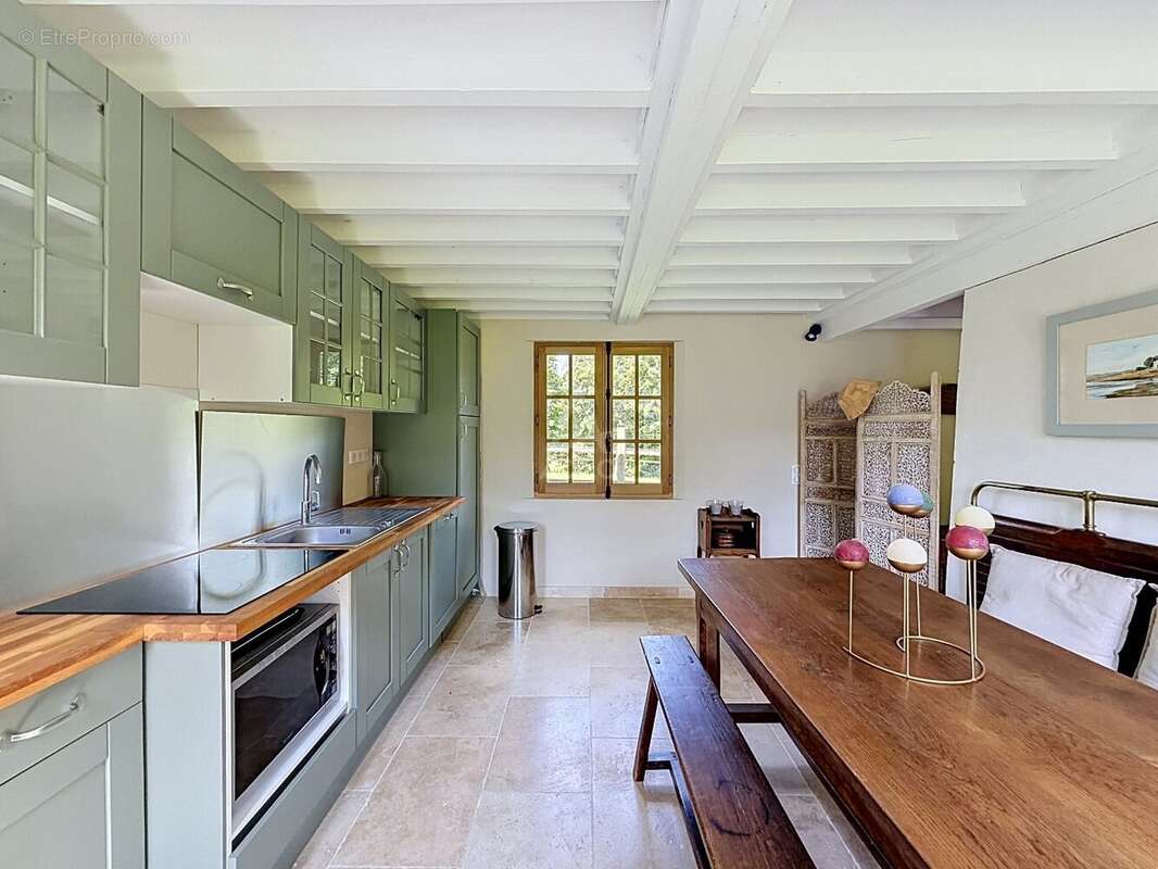 Propriété normande rénovée avec gîte, dépendances et herbage - photo 12