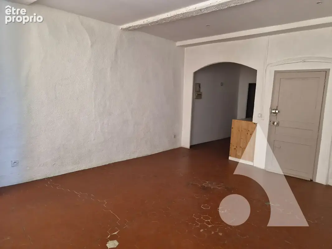 Appartement 2 pièces - salernes centre-ville 65 000 - photo 3