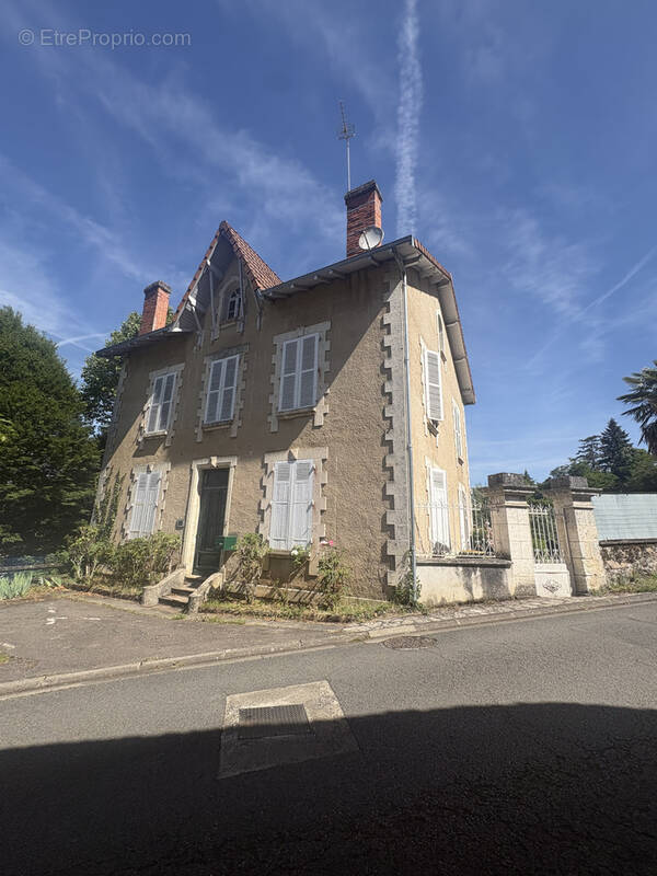Maison à CONFOLENS