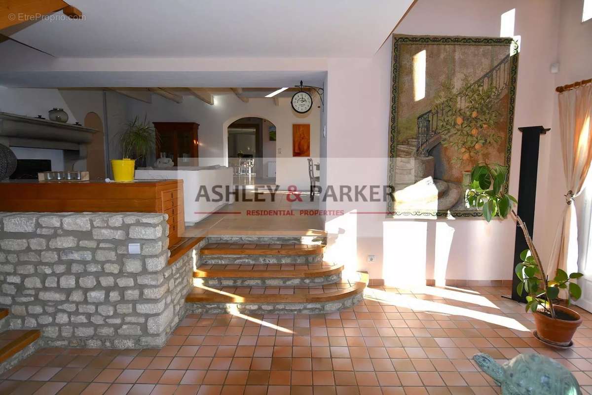 Maison à LORIOL-DU-COMTAT