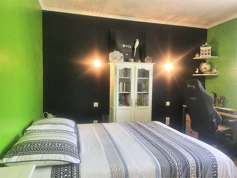 Belle Maison de plain pied avec 4 chambres et jardin arboré - à vendre - 6 pièces - ALLEZ ET CAZENEUVE (47) - photo 13