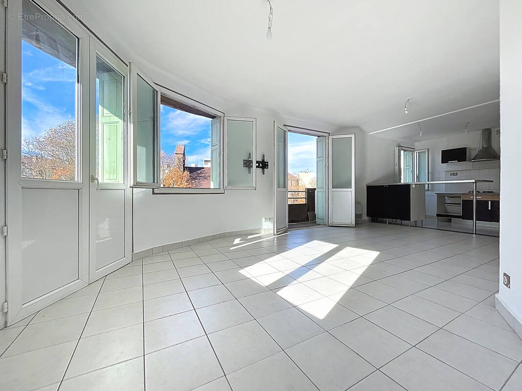 Appartement à SAINT-ETIENNE