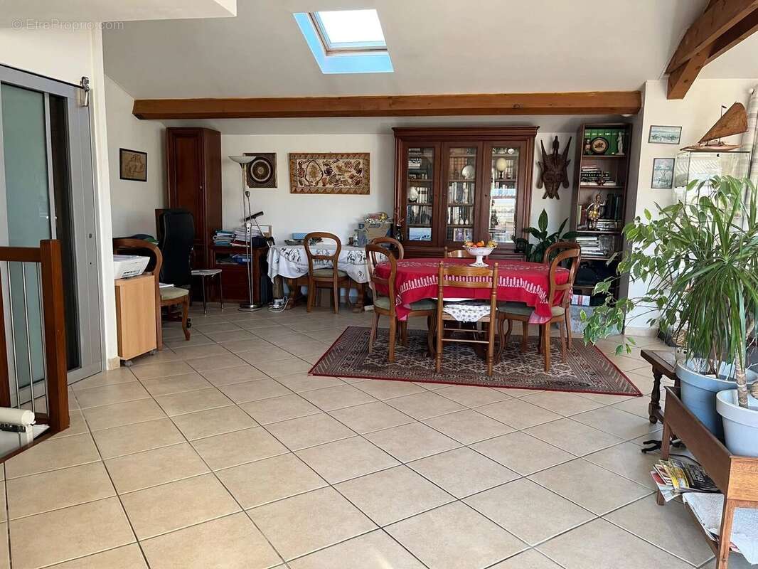 Appartement à SIX-FOURS-LES-PLAGES