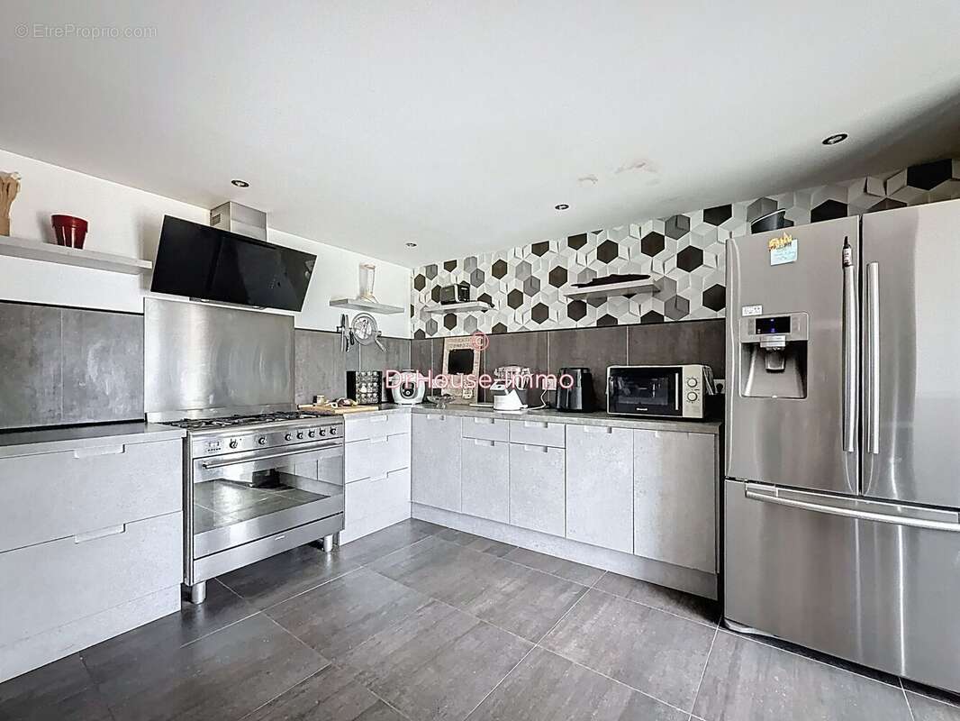 Maison 240 m² à Neuvic  - photo 59