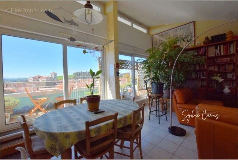 Appartement à SAINT-GENEST-LERPT