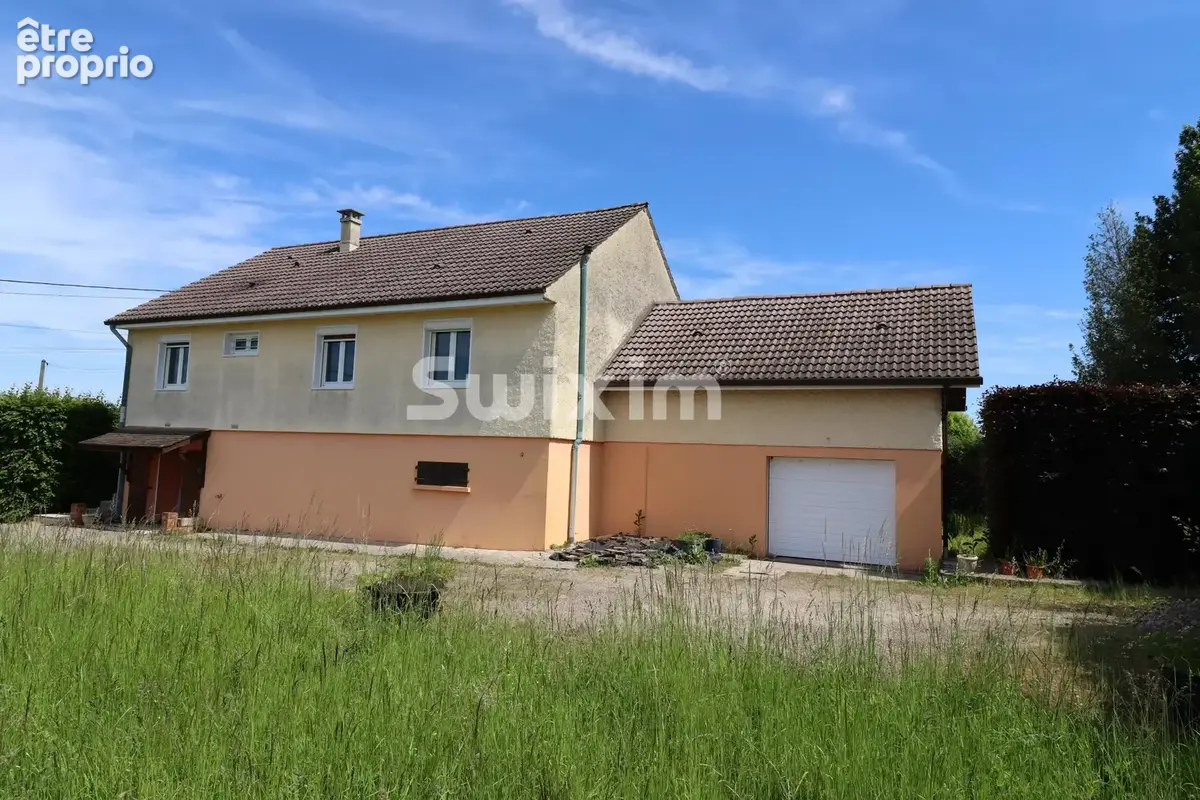 Du calme, de l’espace et un potentiel à révéler sur un terrain de 2 300 m² ! - photo 3