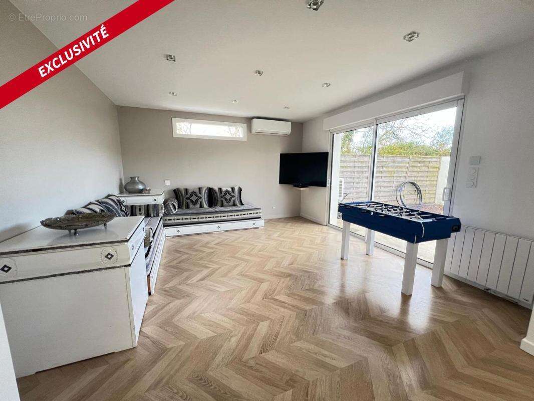 Maison à SAINT-MACAIRE-EN-MAUGES