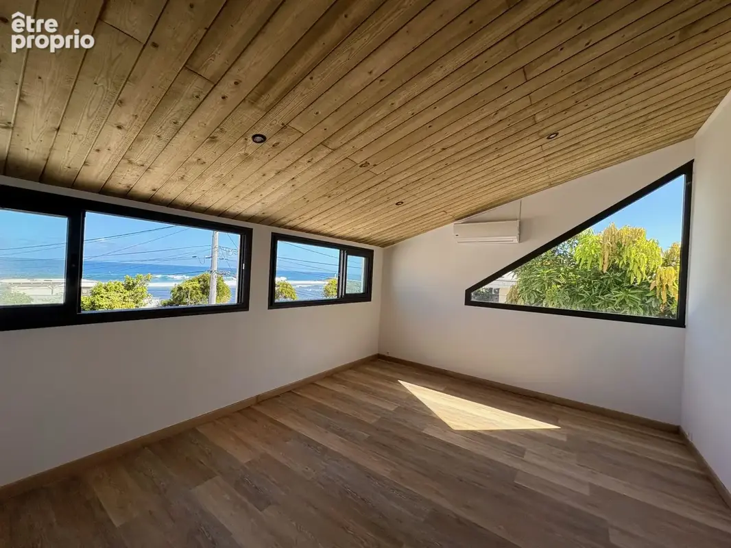 Maison 12 pièces 130 m² à vendre à Saint-Pierre (97410) - photo 5