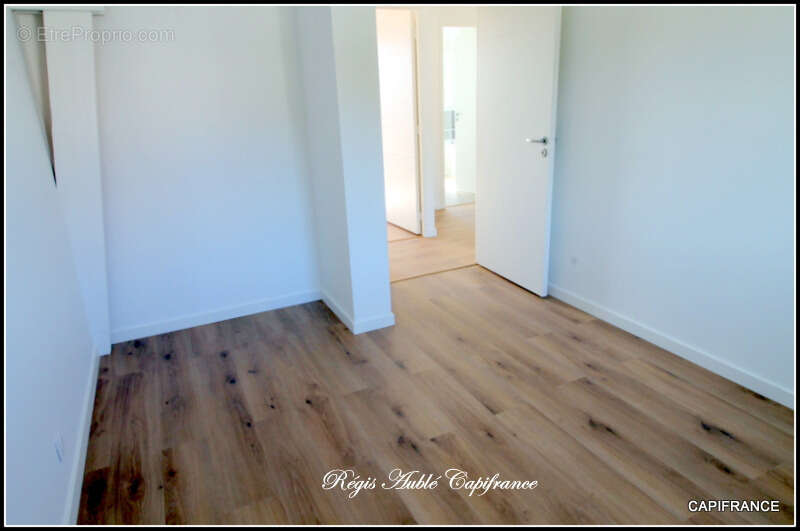 Maison à MONTREUIL-LE-GAST