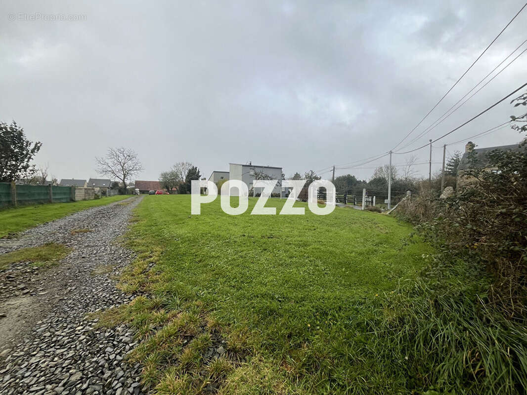 Terrain à DRAGEY-RONTHON