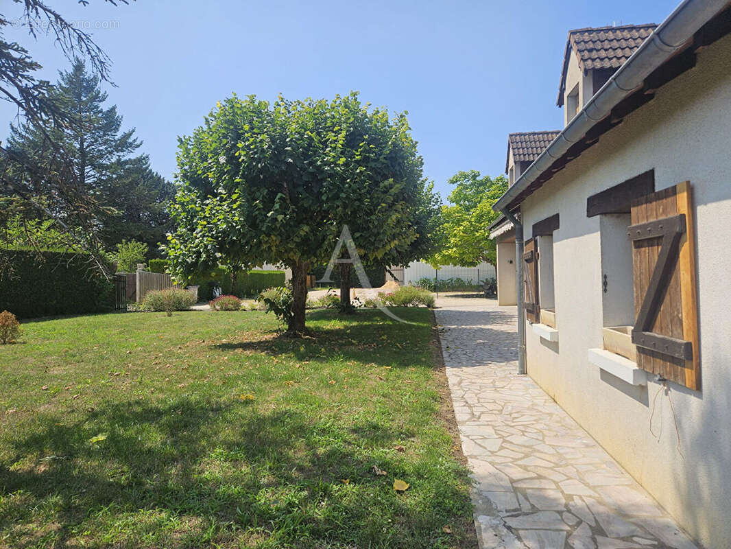 Maison à MONTRICHARD