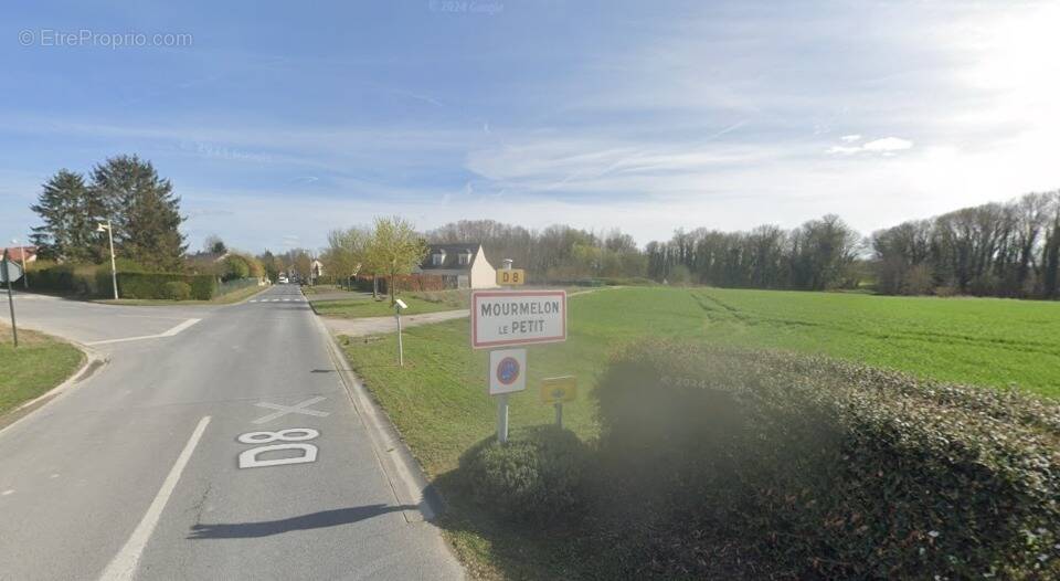 Terrain à MOURMELON-LE-GRAND