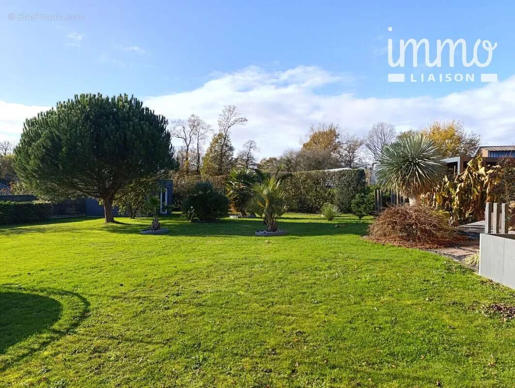 Maison à LES BRULAIS