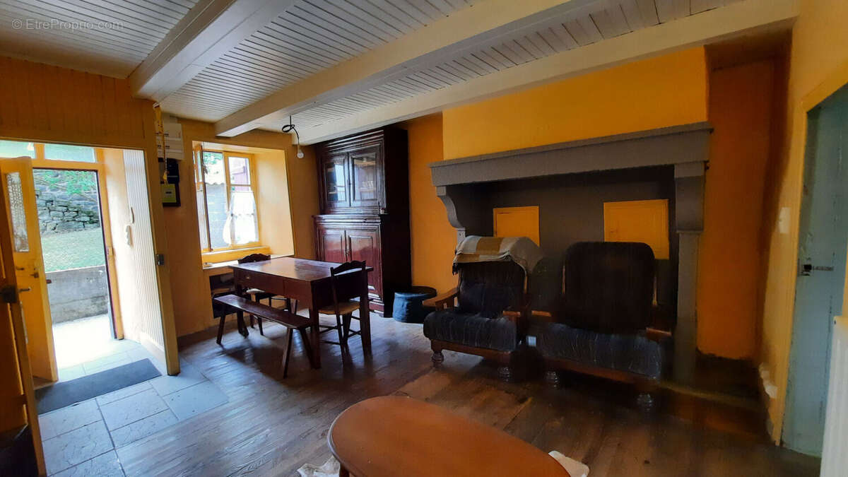 Maison à SAINT-PIERRE-ROCHE