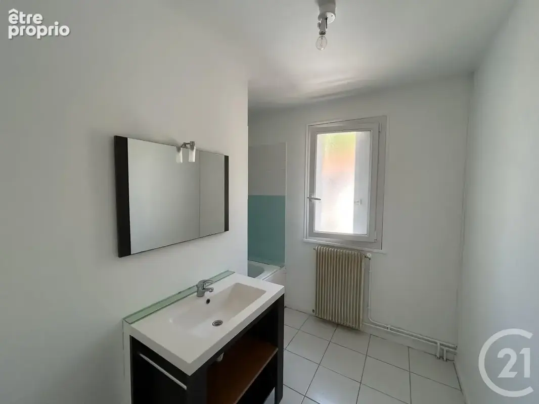 Maison 4 pièces 74 m² à vendre à Les Artigues-De-Lussac (33570) - photo 4
