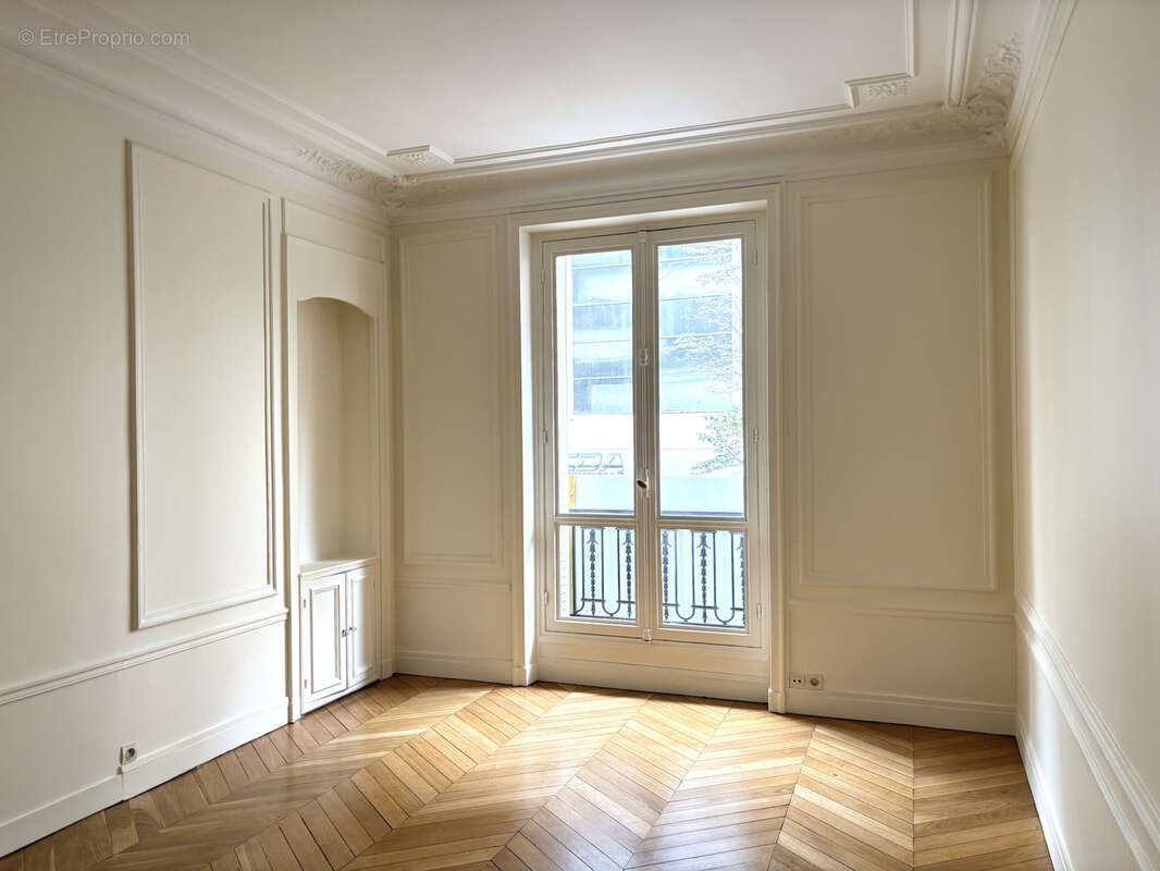 Appartement de caractère   immeuble haussmannien - photo 3