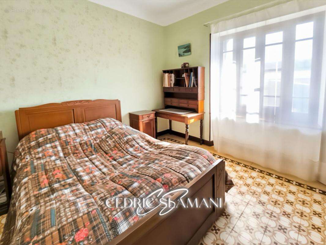 Exclusivite maison 8 pieces 186m2, salle a mange, double sejour, bureau, 4 chambre, 2 wc, 3 salle d eau,jardin, garage - photo 6