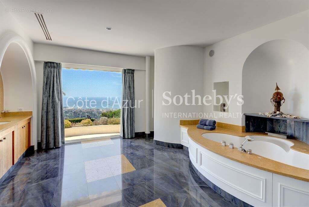Cannes Californie, villa d'inspiration Couëlle avec vue panoramique, piscine et maison d'invités - photo 16