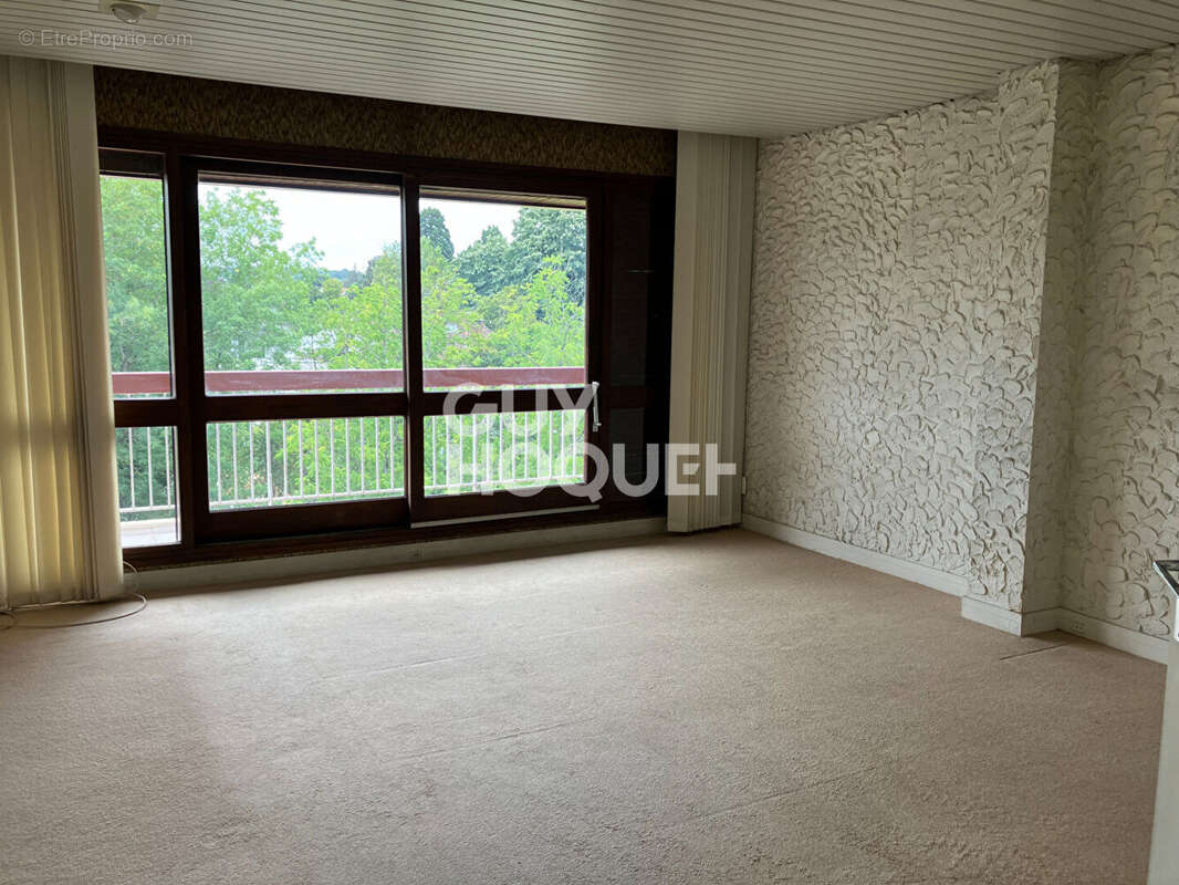 Appartement à LA CELLE-SAINT-CLOUD