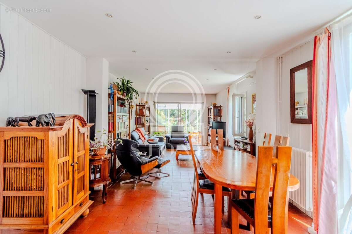 Maison 117 m² à Bougival  - photo 6