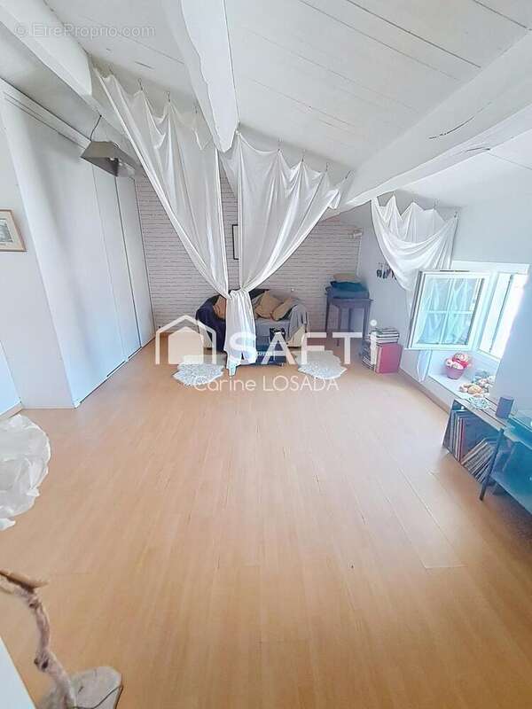 Maison 209 m² à Les Magnils-Reigniers  - photo 6