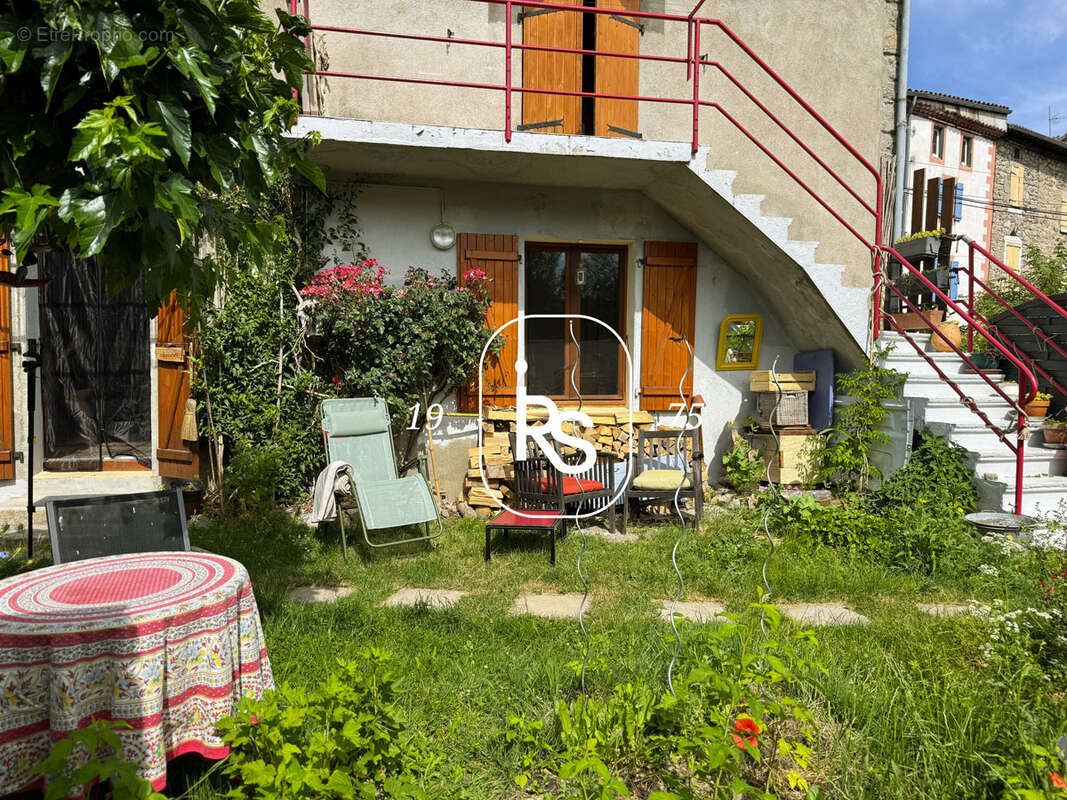 Maison à JAUJAC
