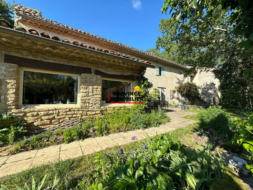 Maison 264 m² à Grignan  - photo 4