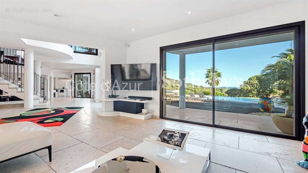Grimaud Maison contemporaine avec piscine et vue mer - Domaine de Beauvallon - photo 9