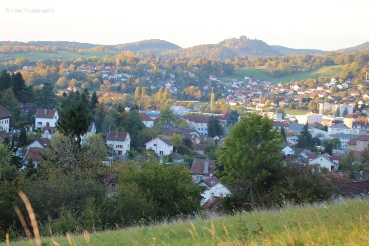 Terrain à LONS-LE-SAUNIER