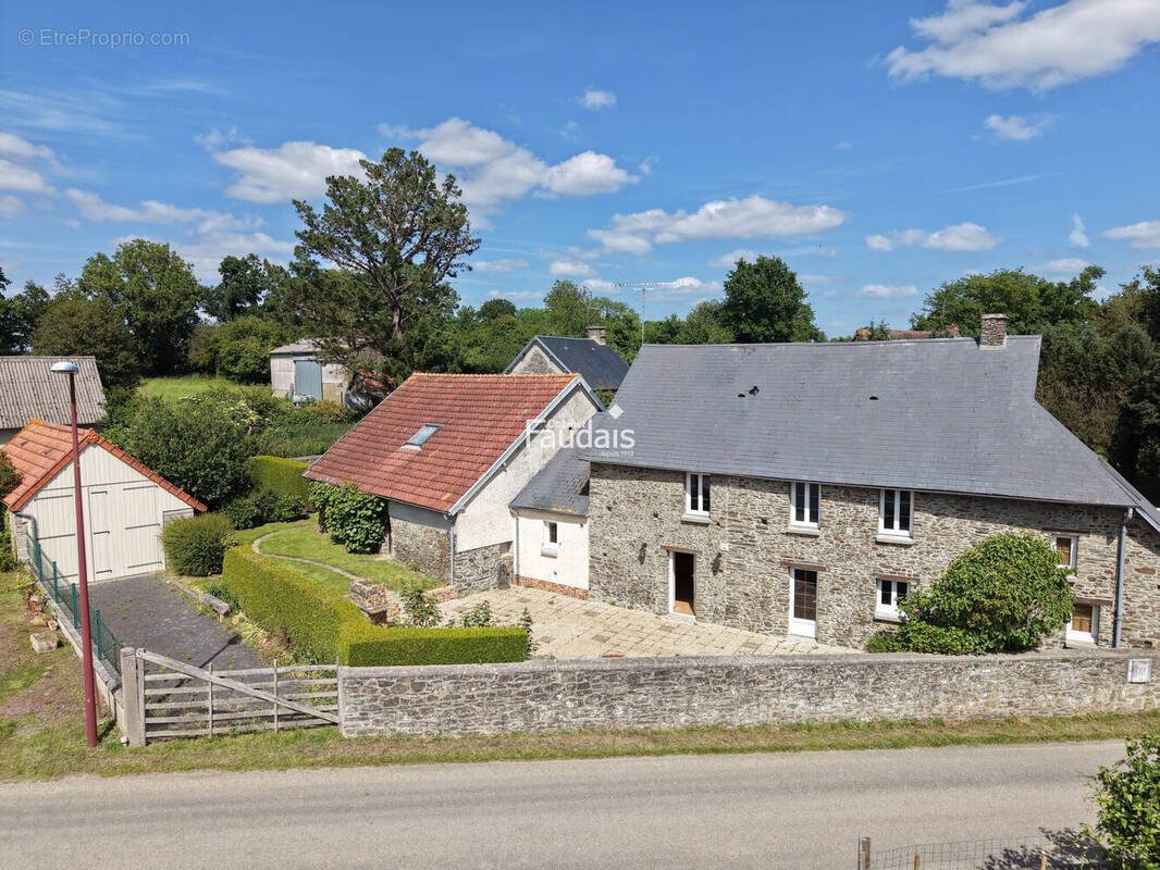 Maison à SAINT-GEORGES-MONTCOCQ