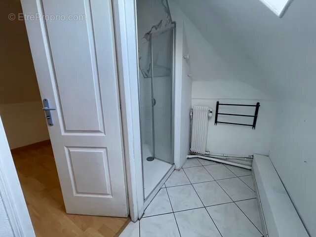 Commerce à LA SAUSSAYE