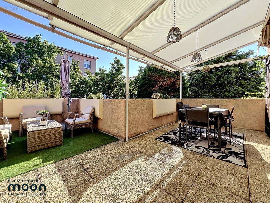 A Vendre - T4 Duplex 75m² avec terrasse et Garage Secteur Perron - photo 13