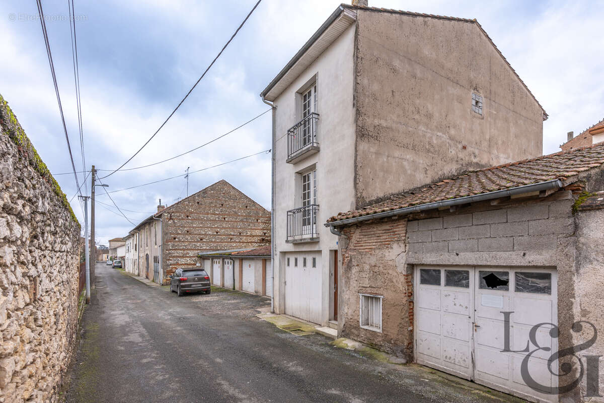 Maison à SAINTE-LIVRADE-SUR-LOT