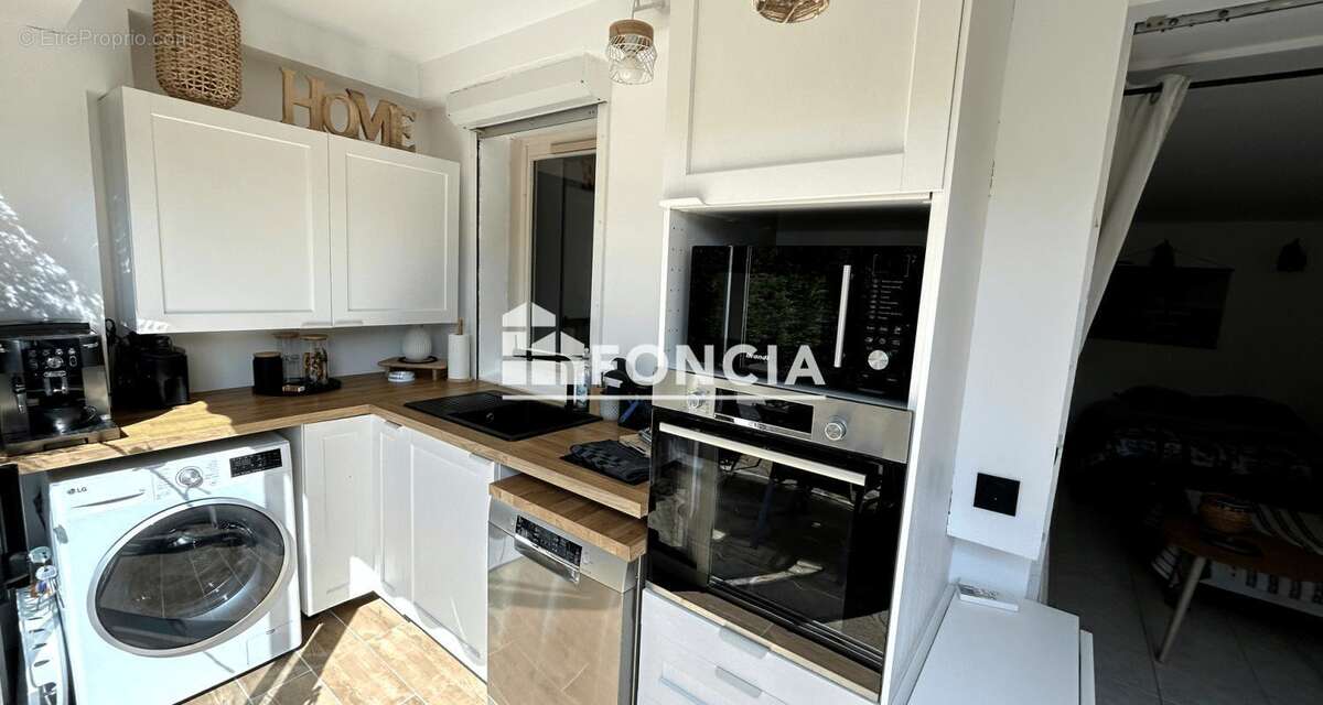 Appartement à BORMES-LES-MIMOSAS