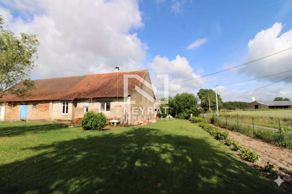 Maison à L'ABERGEMENT-SAINTE-COLOMBE