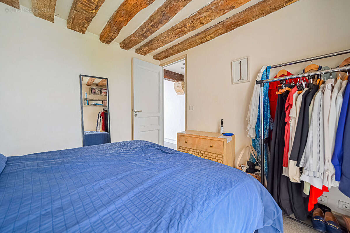 Appartement à PARIS-3E